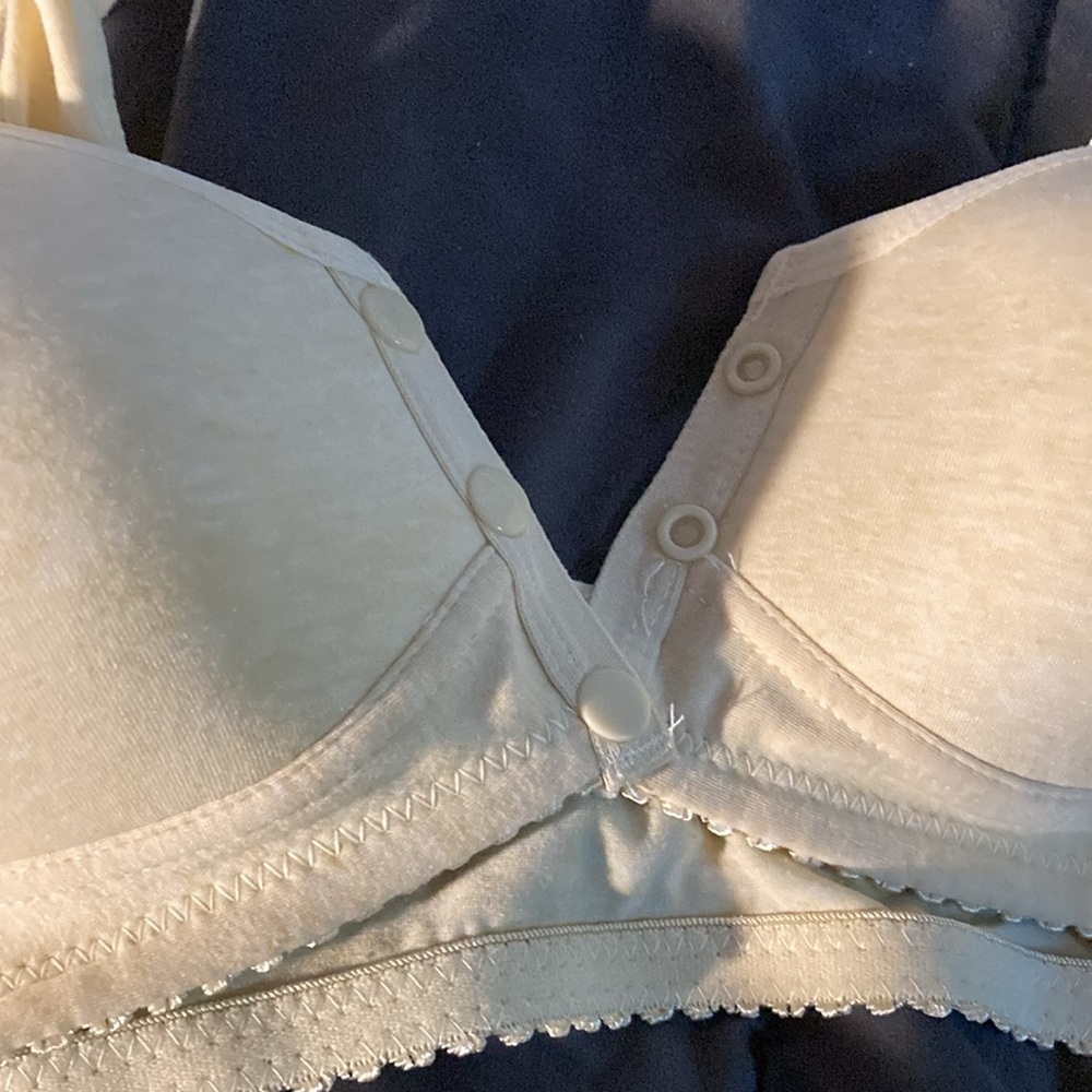 Front snapping bra. Never worn. - Picture 4 of 4